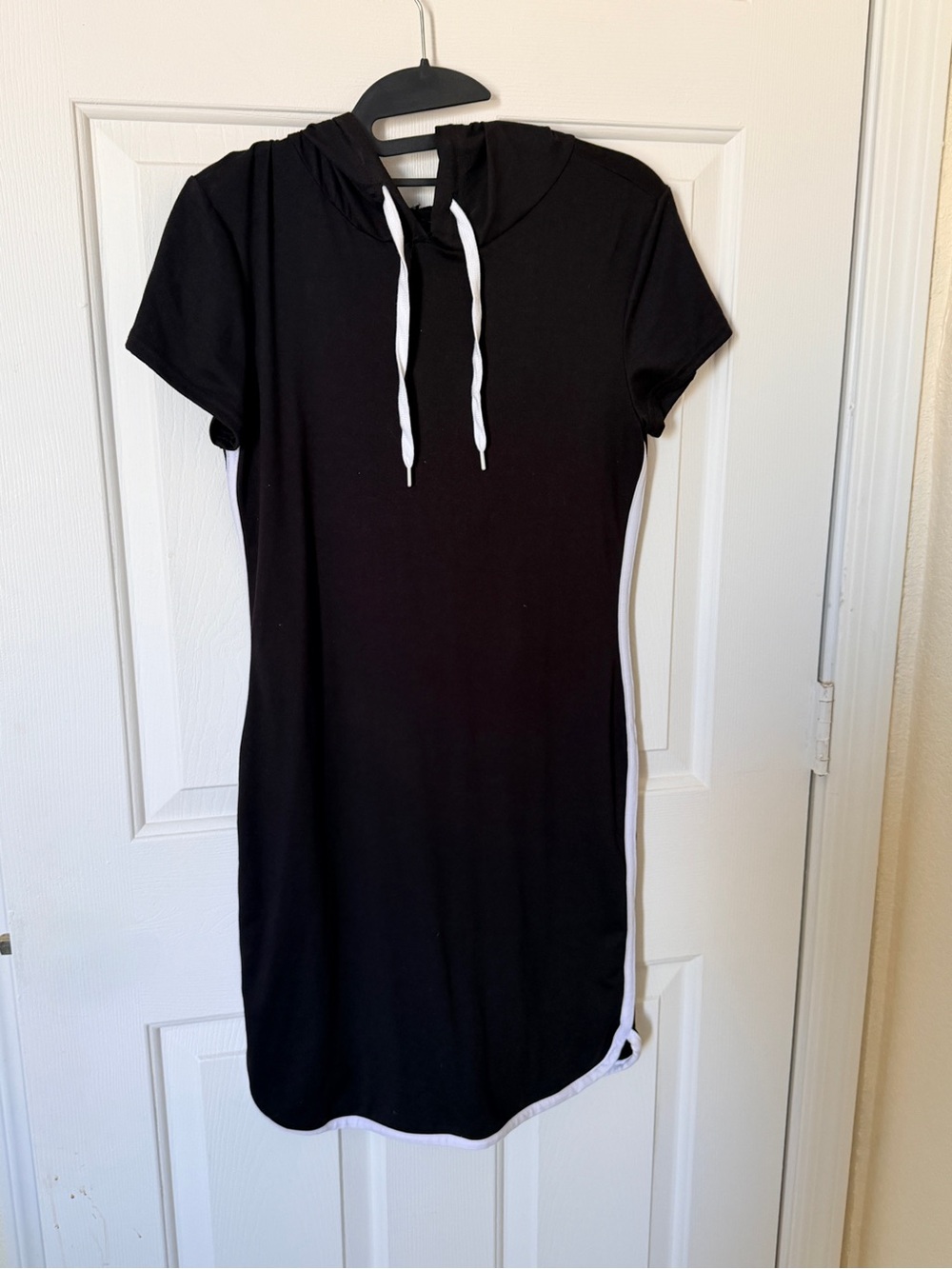 Source Unknown Black Short-Sleeve Hooded Tunic with White Trim